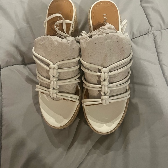 Women’s Size 7 White Strappy Espadrille Sandals​​​ - Picture 5 of 6